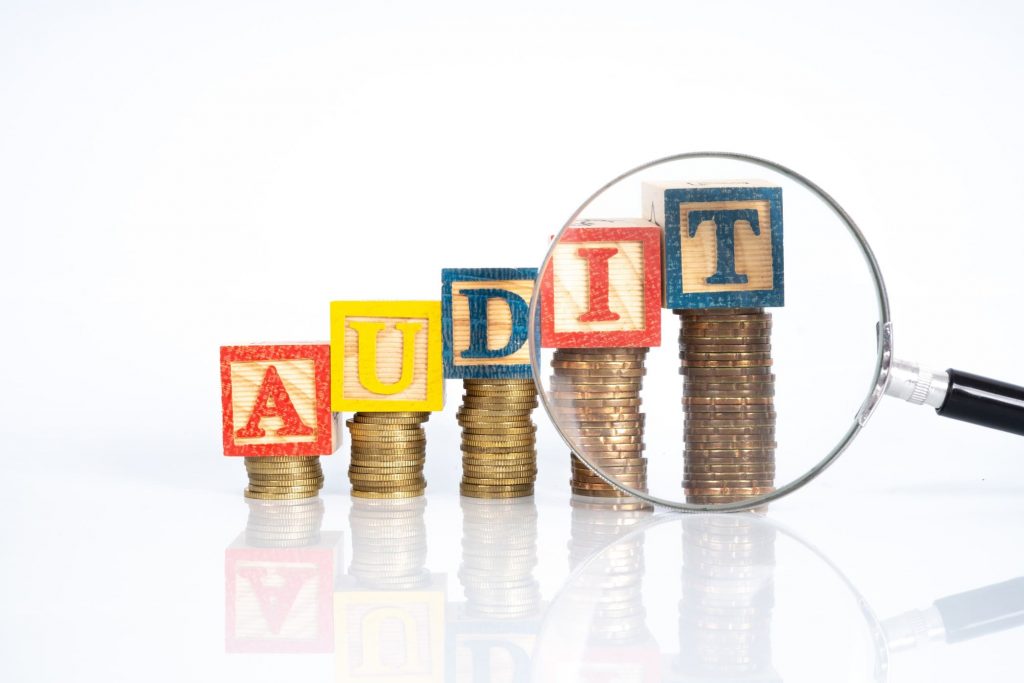 Benefícios que a auditoria propícia à uma instituição